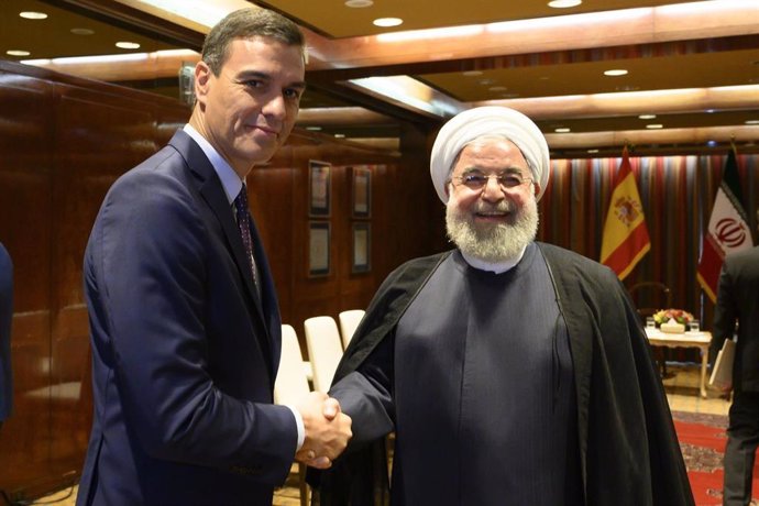 El presidente del Gobierno en funciones, Pedro Sánchez, mantiene un encuentro bilateral con el presidente de Irán, Hassan Rouhani