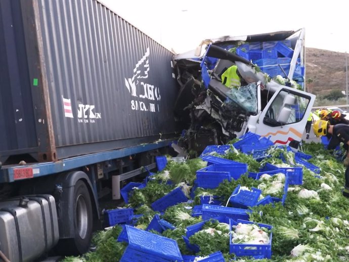 Accidente de tráfico entre dos camiones en la hiperronda de Málaga