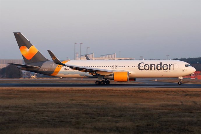 La aerolínea Condor, filial de Thomas Cook, mantiene sus operaciones de vuelo programadas