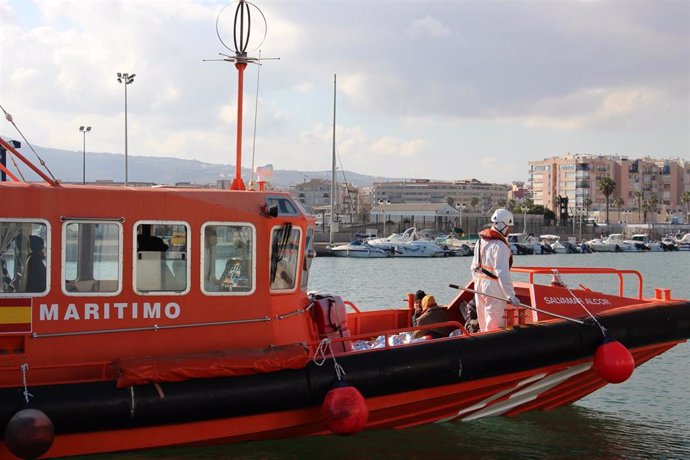 Embarcación de Salvamento en Melilla tras acudir al rescate en enero de inmigrantes en Chafarinas 