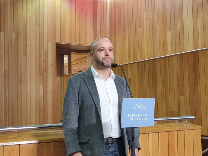 El portavoz del Grupo Mixto en el Parlamento de Galicia, Luís Villares, en declaraciones a los medios de comunicación