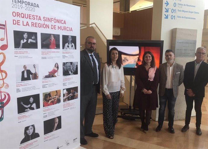 La consejera de Educación y Cultura, Esperanza Moreno, presenta la nueva campaña y los objetivos de la temporada de la Orquesta Sinfónica de la Región de Murcia.