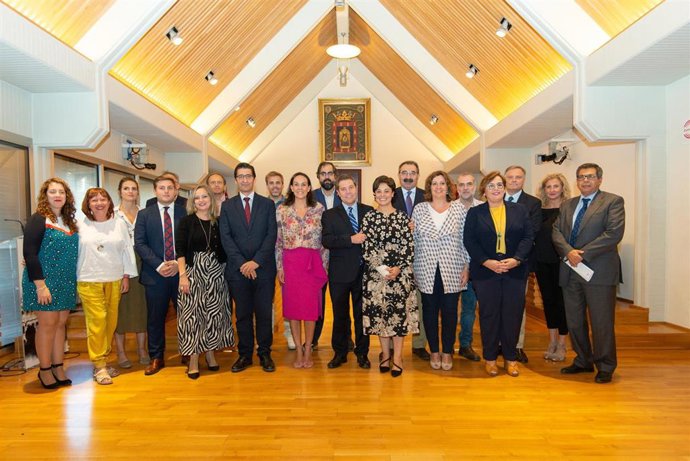 El presidente de C-LM, Emiliano García-Page, en su reunión con la alcaldesa de Ciudad Real, Pilar Zamora