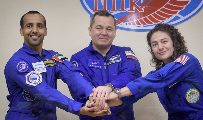 Tres nuevos tripulantes hacia la ISS, incluido el primer árabe