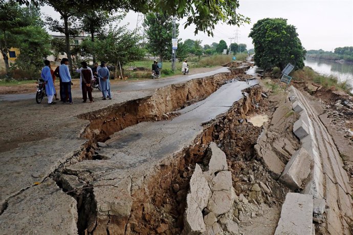 Pakistán.- Más de 30 muertos y 450 heridos por el terremoto en el norte de Pakistán