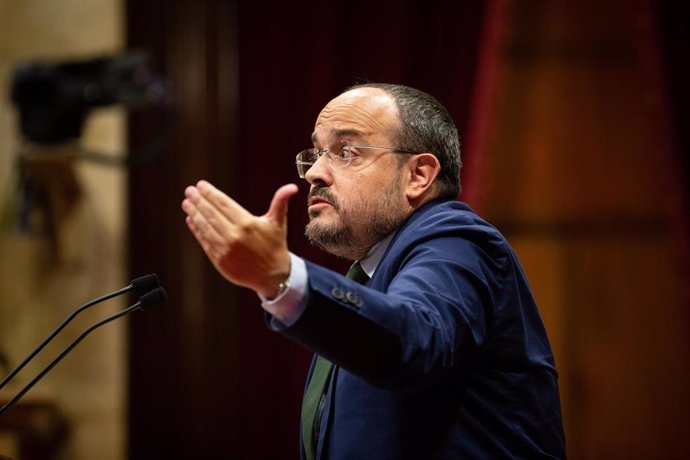 El presidente del PP catalán, Alejandro Fernández, interviene en el Debate de Política General del Parlament.