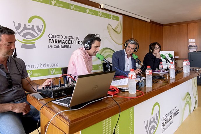 El vicepresidente regional, Pablo Zuloaga, en el Colegio de Farmacéuticos