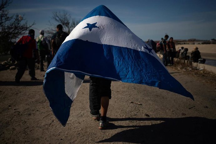 Migrante hondureño de la caravana centroamericana