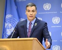 Sánchez reivindica la II República frente a "un dictador que colaboró con el régimen nazi"