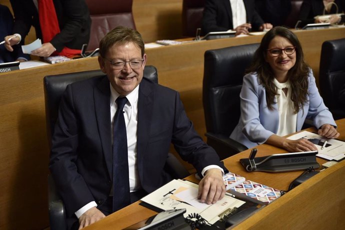 El presidente y vicepresidenta de la Generalitat valenciana, Ximo Puig y Mónica Oltra, en imagen de archivo durante el Pleno de constitución de la X Legislatura en Les Corts valencianas