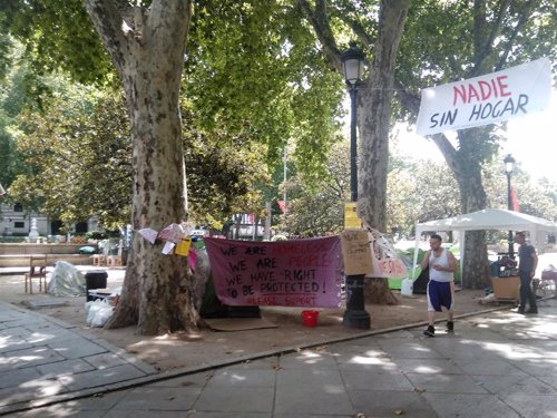 La acampada de personas sin hogar llega a Cibeles para continuar sus reinvidicaciones contra el sinhogarismo.