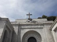 El nieto de Franco acusa al Supremo de estar "domesticado", porque la exhumación supone la "profanación de una tumba"