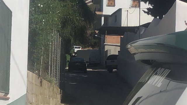 Guardia Civil realiza diligencias en la casa en la que vivía Dana Leonte y su pareja detenida