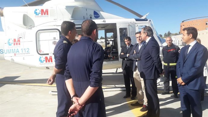 El conesejero de Justicia, Interior y Víctimas, Enrique López, visita el Parque de Bomberos de Las Rozas
