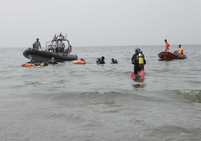 El proyecto Libera recoge datos sobre la 'basuraleza' de 32 puntos de la costa andaluza