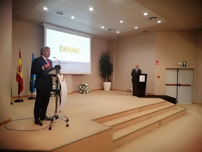 El delegado del Gobierno en Andalucía en funciones, Lucrecio Fernández, este jueves en un acto en la sede del CSIC en Sevilla.