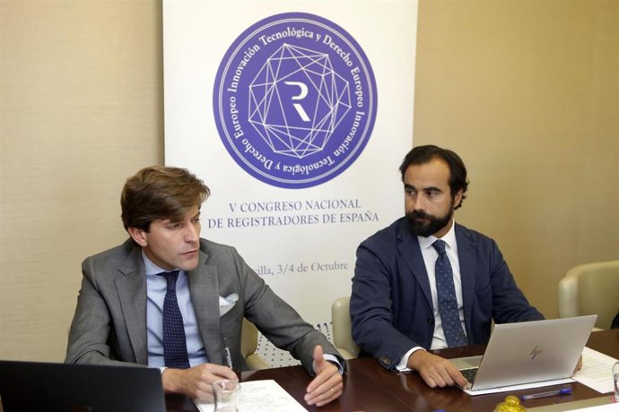 Sebastián del Rey, director de responsabilidad social corporativa del Colegio de Registradores y Enrique Maside, director de Relaciones Internacionales del Colegio de Registradores