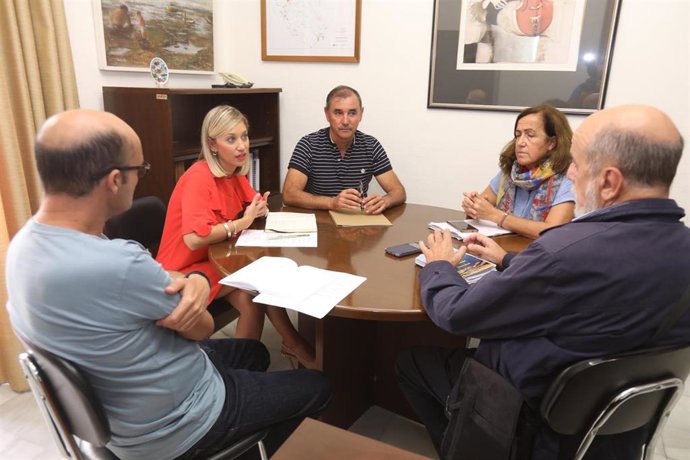 Lucía Trujillo reunida con la Fundación Tierra de Todos