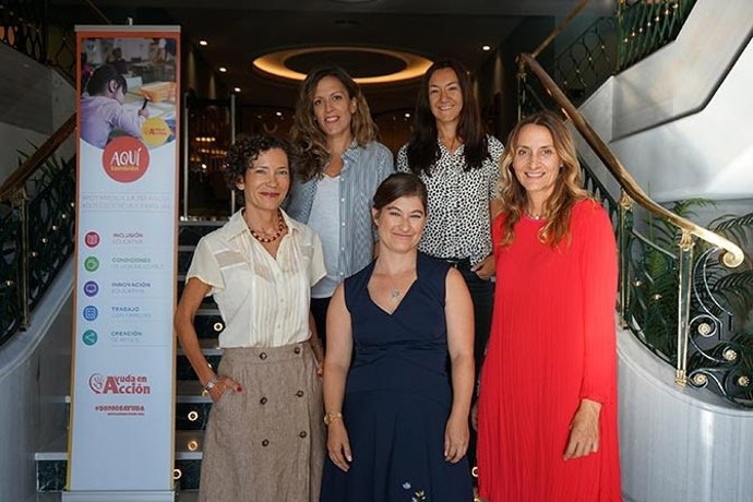 Ayuda en Accion y RIU ofrecen becas comedor y apoyo psicosocial a un centenar de estudiantes