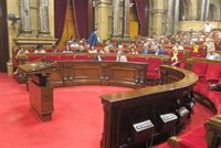 El Parlament se compromete a trabajar para conseguir la amnistía de los presos