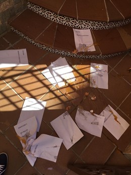 Vivienda del portavoz del PP en Santa Fe, Francisco Javier Valencia, atacada con huevos