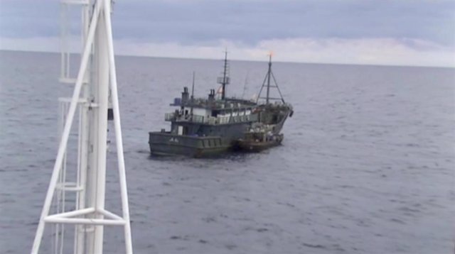 Barco norcoreano en las aguas rusas del Mar de Japón