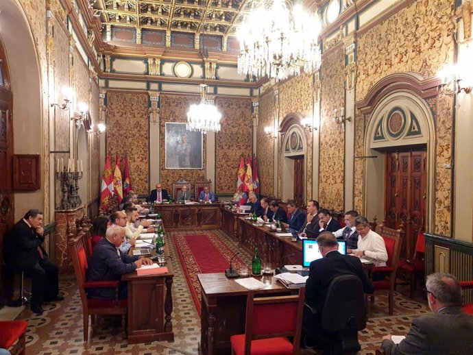 Pleno en la Diputación de Salamanca.