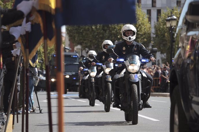 Desfile de las diferntes uniades de la Policía Nacional durante los actos celebrados por el Día de la Policía, en Logroño (España), a 25 de septiembre de 2019.
