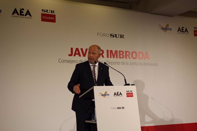 El consejero de Educación y Deporte de la Junta de Andalucía, Javier Imbroda, en un foro.