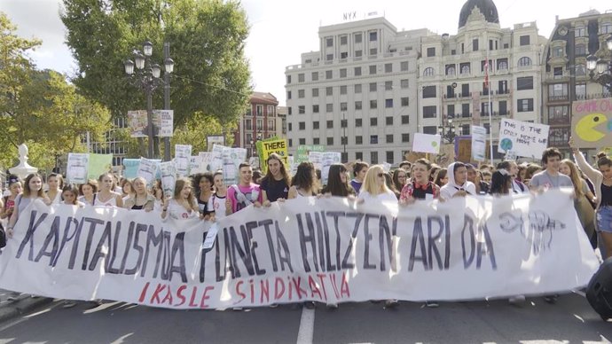 Estudiantes denuncian en Bilbao la emergencia climática