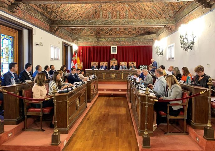 Pleno de la Diputación de Valladolid de este viernes.