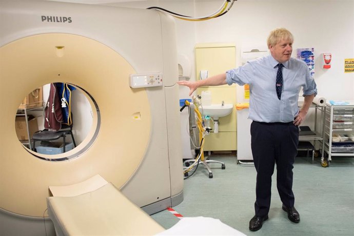 27 September 2019, England, London: UK Prime Minister Boris Johnson visits The Princess Alexandra hospital in Harlow, for an announcement on new patient scanning equipment. Photo: Stefan Rousseau/PA Wire/dpa