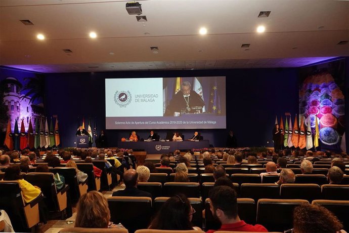 El rector de la UMA durante su discurso en la inaguración del curso 2019-20
