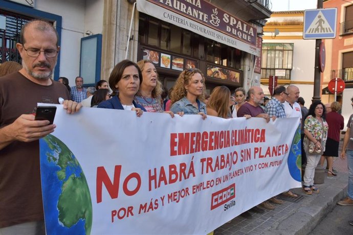 Concentración de CCOO-A en el marco de la Huelga por el clima.