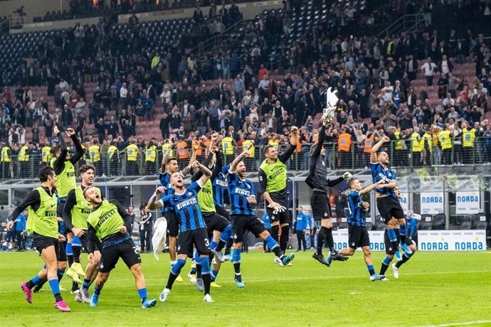 El Inter de Milán celebra su triunfo ante la Lazio en la Serie A 2019-2020