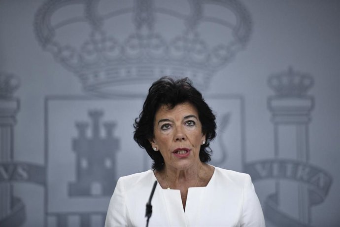 La ministra Portavoz en funciones, Isabel Celaá comparece ante los medios de comunicación tras la reunión del Consejo de Ministros en Moncloa, en Madrid (España), a 27 de septiembre de 2019.