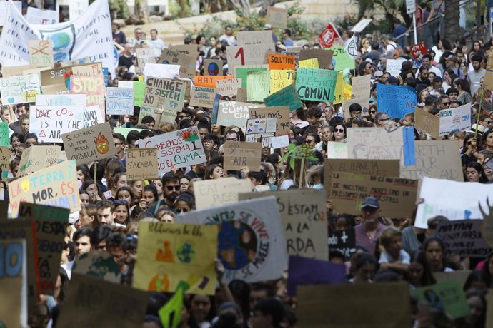 Manifestació amb motiu de la Vaga Mundial per el Clima a Palma.