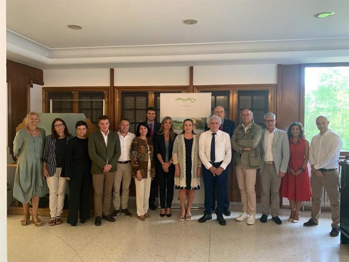 Np Y Fotos Reunión España Verde