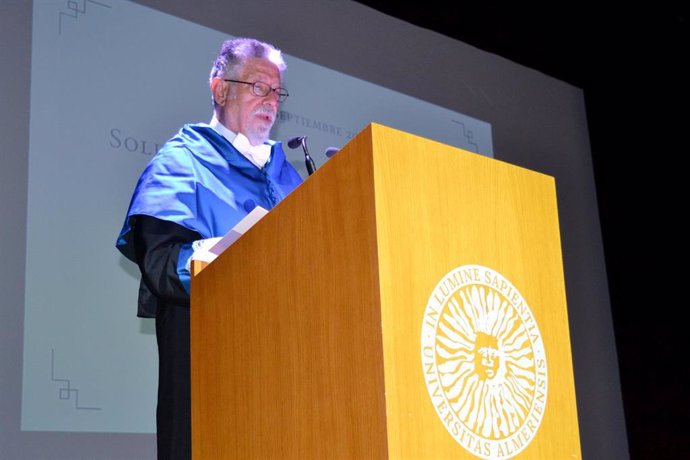 Manuel García Valverde, nombrado honoris causa por la UAL