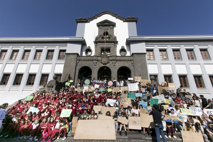 Manifestación contra el cambio climático en la ULL