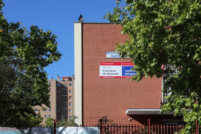 Imagen del IES Francisco de Quevedo en el madrileño distrito de  San Blas-Canillejas, donde han grabado y difundido la agresión a una niña de 14 años, en Madrid, a 26 de septiembre de 2019.