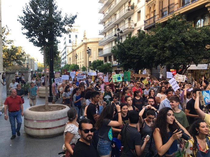 Manifestación en Sevilla para exigir soluciones a la emergencia climática