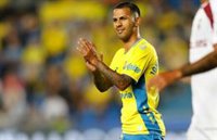 Jonathan Viera pone a Las Palmas en la zona tranquila
