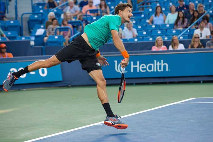 Tenis.- Carreño derrota a Shapovalov y alcanza la final de Chengdu