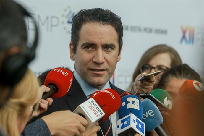 El secretario general del PP, Teodoro García Egea, atiende a los medios de comunicación, en el XII Pleno de la Federación Española de Municipios y Provincias (FEMP) en Madrid a 21 de septiembre de 2019.