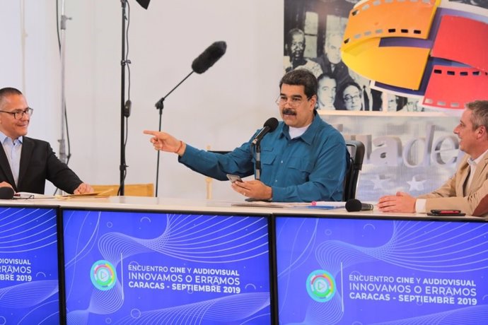 Venezuela/Colombia.- Maduro llama "imbécil" a Duque por las fotografías falsas d