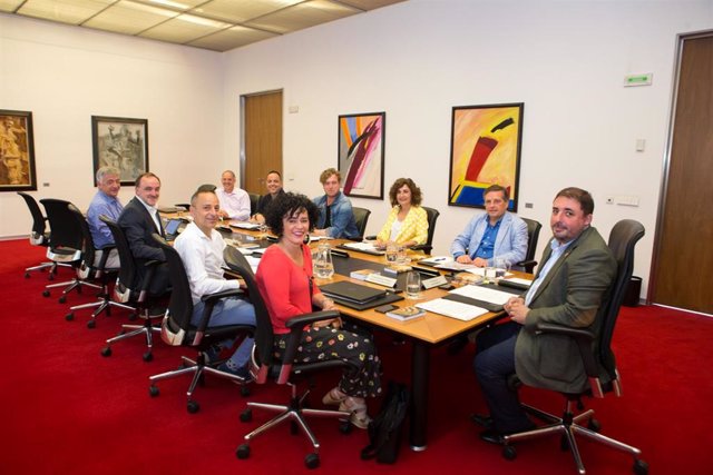Reunión de la Mesa y Junta de Portavoces del Parlamento de Navarra.