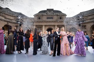 Desfile de L'Oreal en París