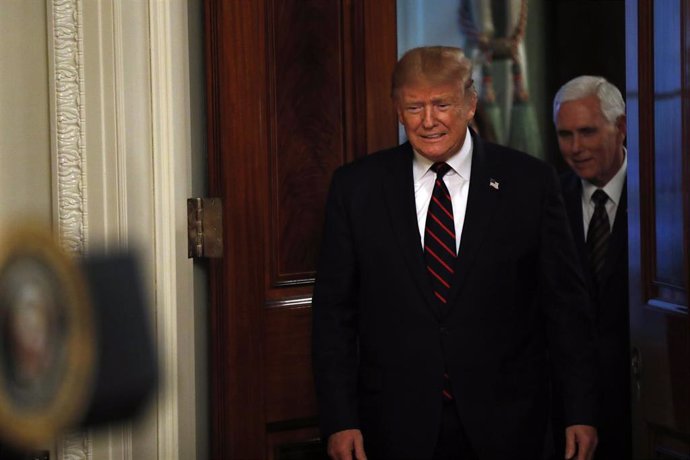 El presidente de Estados Unidos, Donald Trump, con el vicepresidente del país, Mike Pence, en la Casa Blanca