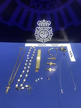 Imagen de las joyas sustraídas en el domicilio de una persona de avanzada edad de Valladolid